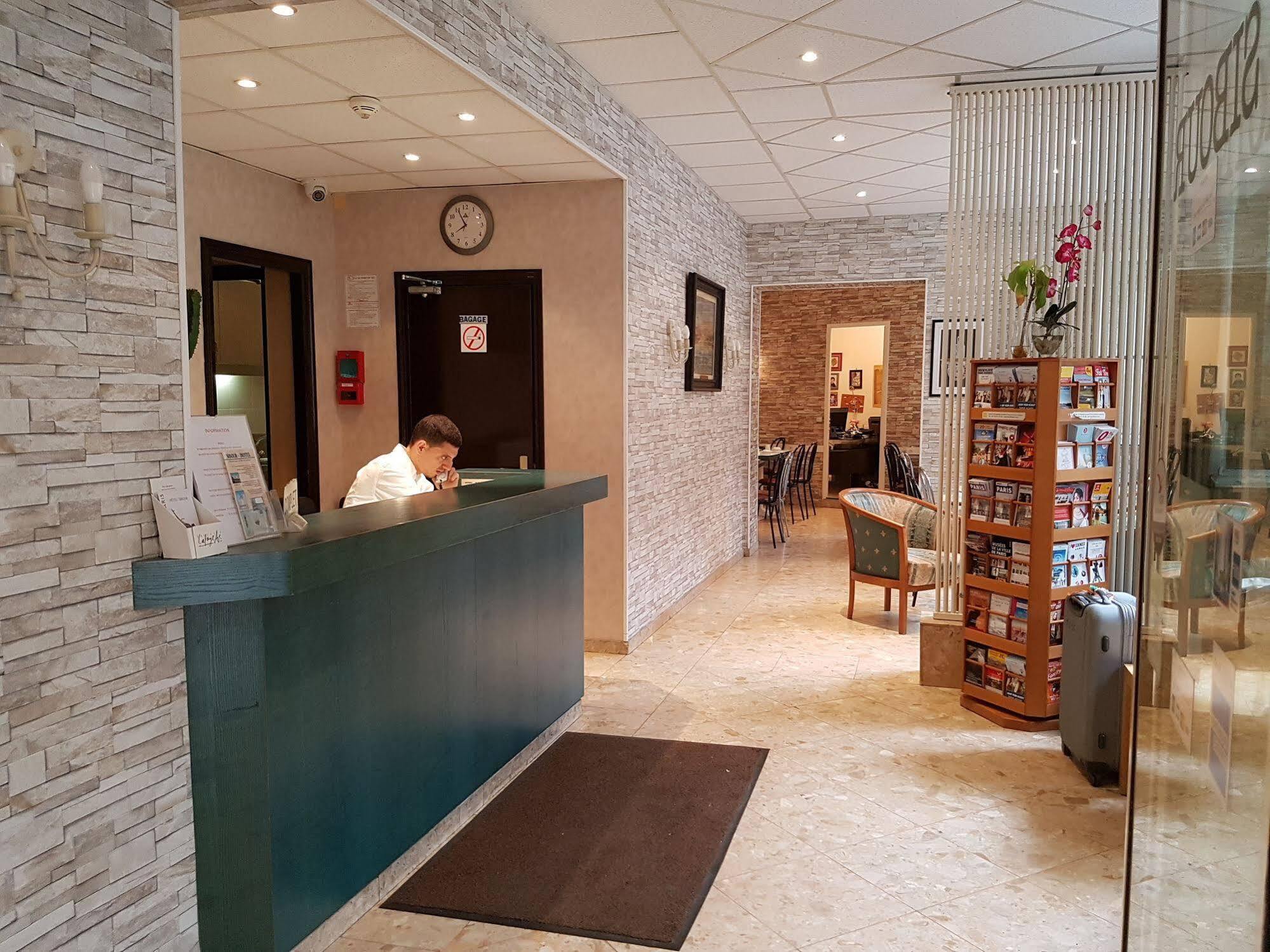 Ibis Styles Gare De L'est Magenta 3* Paris